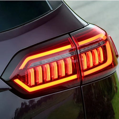 چراغ خطر عقب تیگو 8 پرو-پرومکس روی گلگیر راست